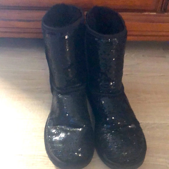 black sequin ugg boots size 8